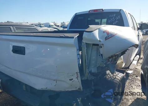 2015 Toyota Tundra Sr5 5.7L V8 z USA, uszkodzony, nr VIN 5TFRY5F19FX174856